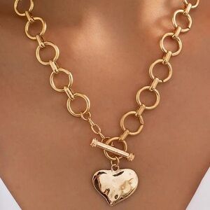 Chic Gold Heart Necklace